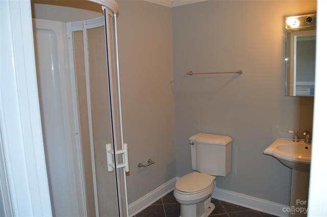 Building Photo - 2166 Old Mountain Rd