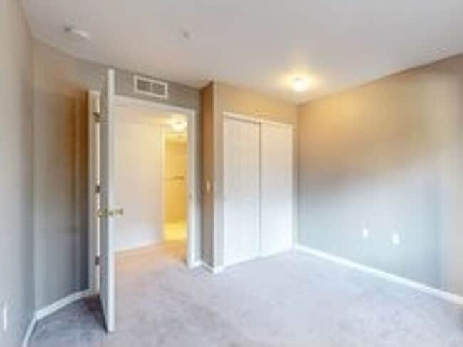 Building Photo - Cozy Two Bed/Two Bath Condo in Convenient ...