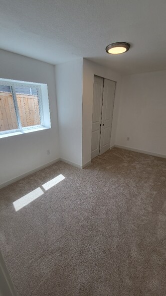Building Photo - 1423 85th Dr NE