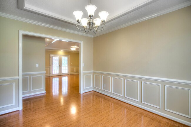 Building Photo - 3165 Foxcroft Cir