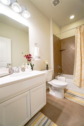 Building Photo - 841 Birdie Dr