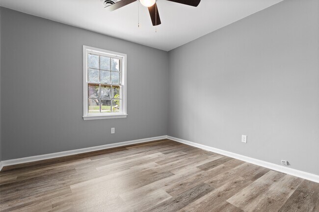 Building Photo - 2600 Mallard Ct
