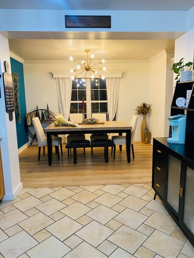 Building Photo - 2745 Borkshire Ln