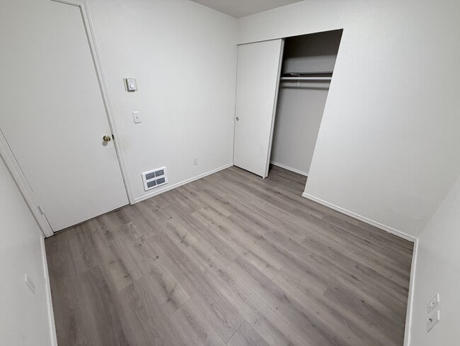 Building Photo - 10807 22nd Pl SE