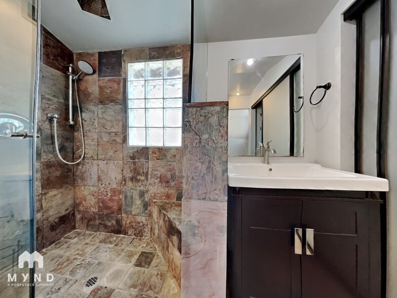 Building Photo - 8426 E Keim Dr