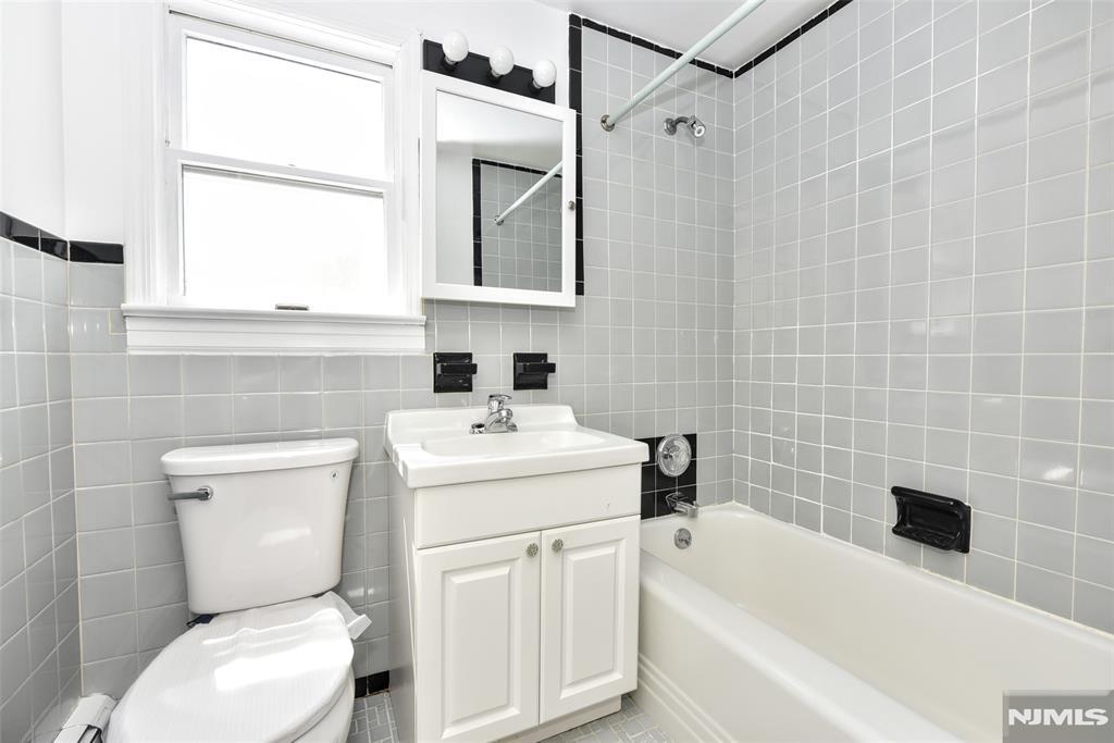 Full Bath - 28 Reid Ave