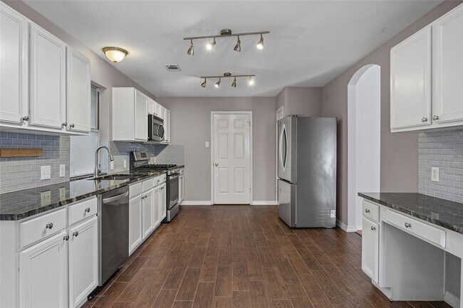 Building Photo - 11304 Avering Ln