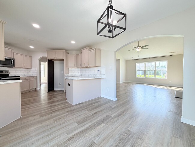 Building Photo - 107 Cavalier Dr
