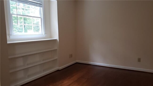 Building Photo - 2134 Masonwood Cir SW