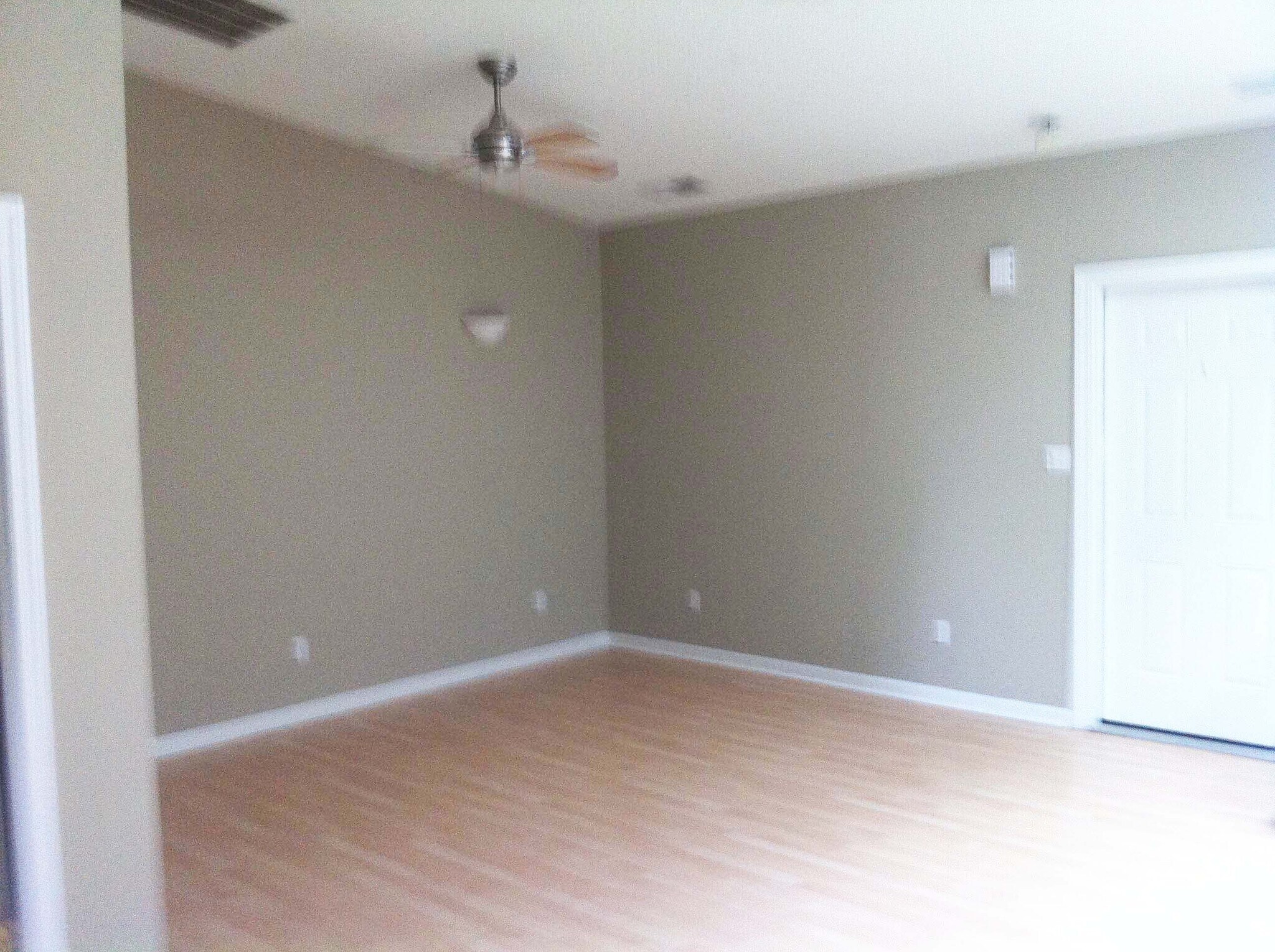 Building Photo - 563 Limestone S