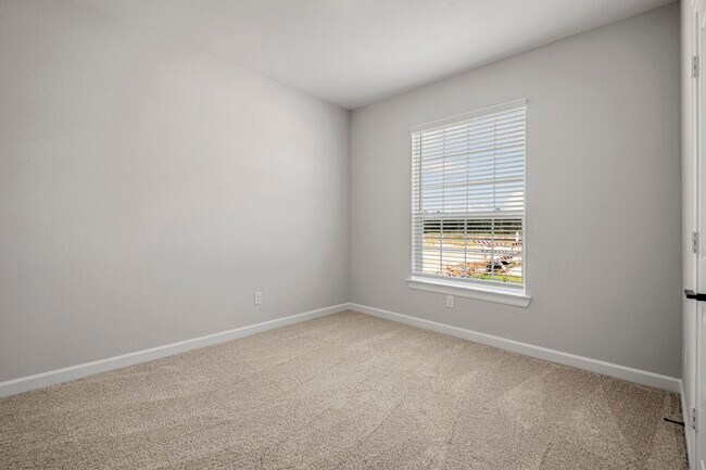 Building Photo - 15683 Honey Cv Dr