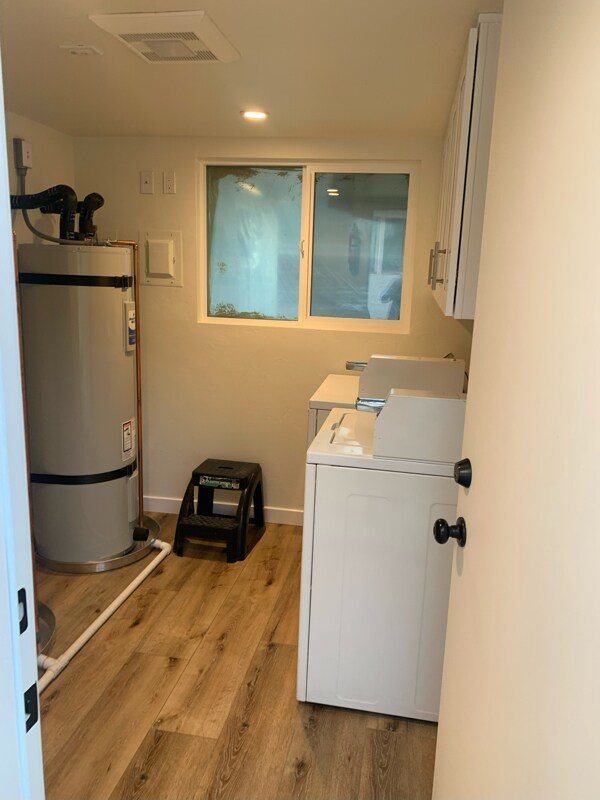 Building Photo - 610 Lion St