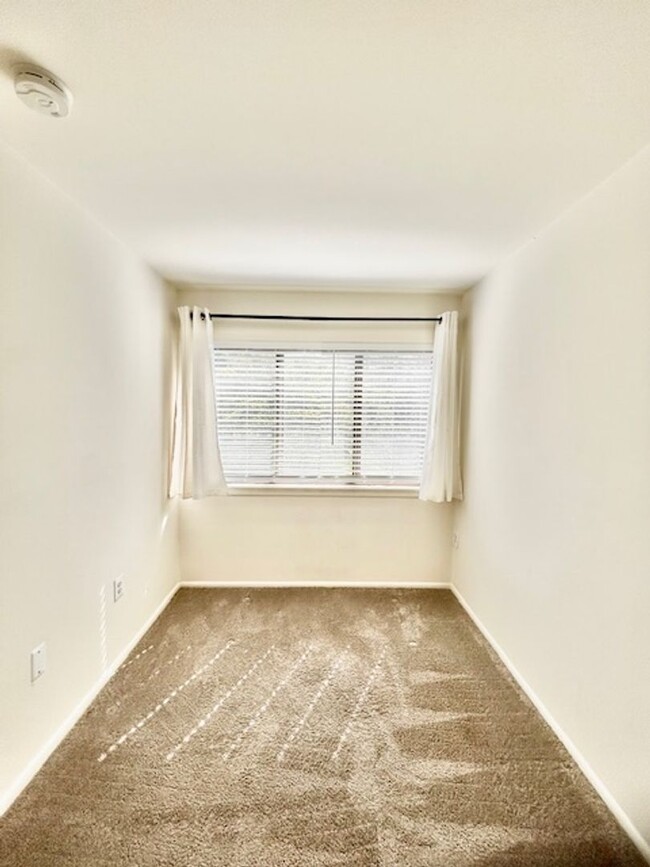 Building Photo - Welcome to your hidden Oasis!