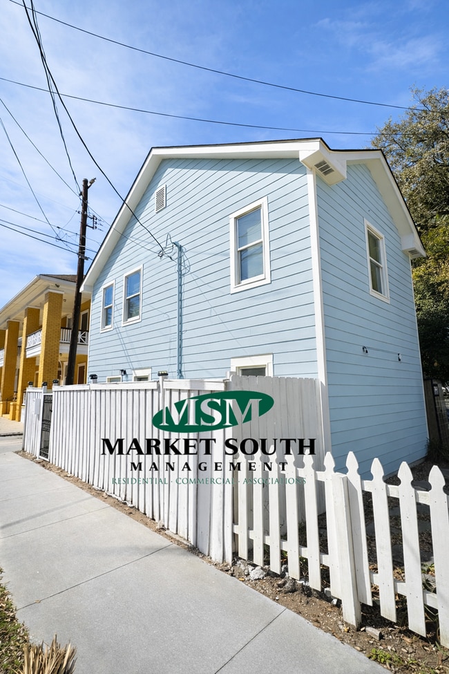 Building Photo - 37 W 201