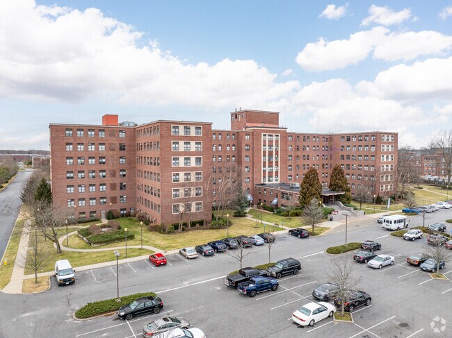 1 Hoppen Dr - Ballpark Terrace
