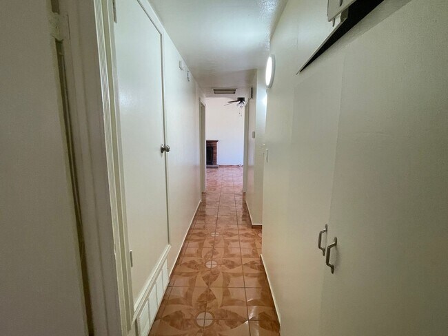 Building Photo - Apple Valley, 3 Bedroom, 2 Bathrooms, 1/2 ...