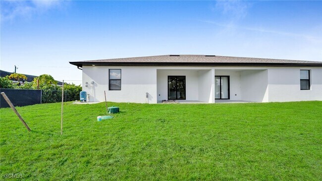 Building Photo - 1123 Hightower Ave S