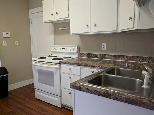 Building Photo - 4228 Mayberry St