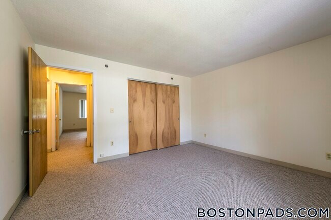 Building Photo - 144 N Beacon St