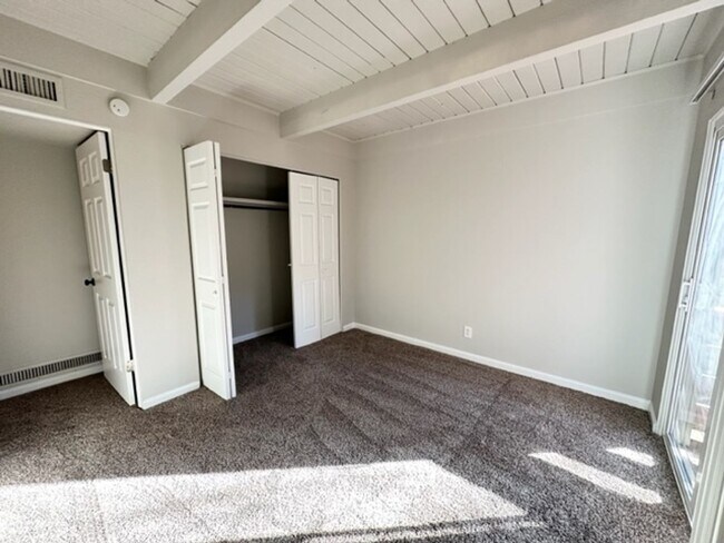 Building Photo - 425 E Fountain Pl