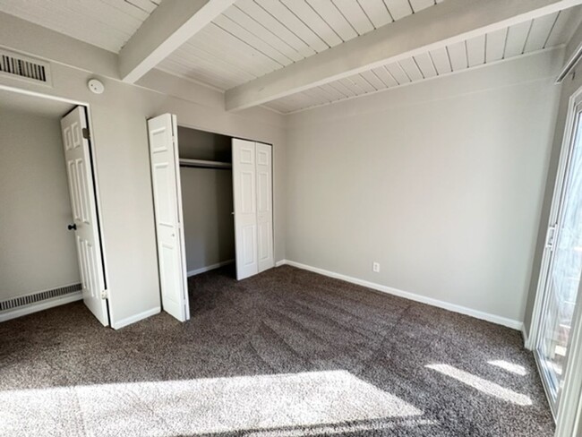 Building Photo - Beautiful 2 bedroom remodel in Manitou Spr...