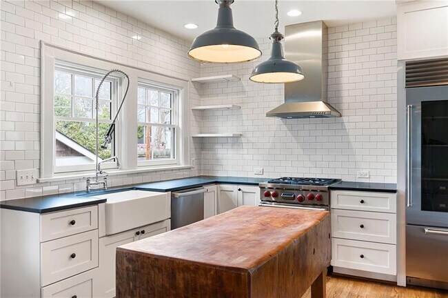 Building Photo - 193 Feld Ave