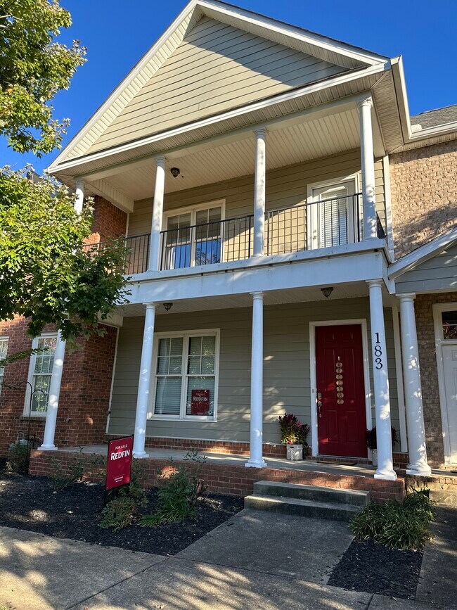 Primary Photo - 183 Augusta Ave