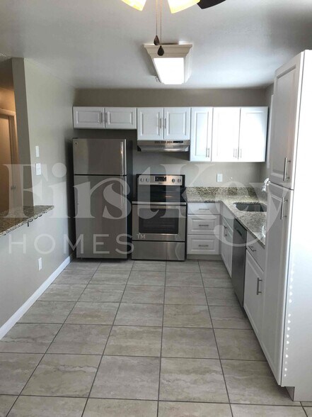 Building Photo - 660 Flagler Dr