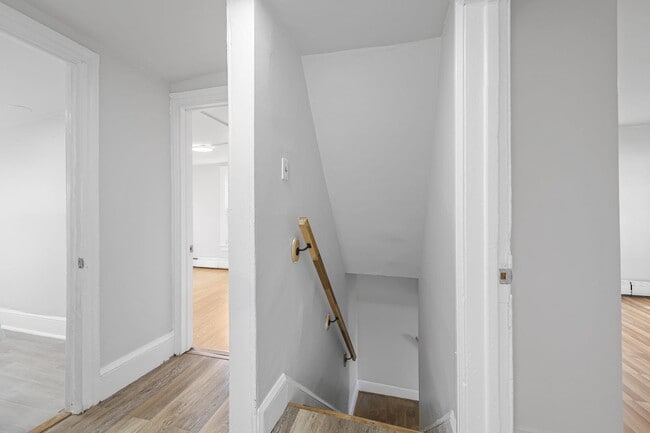 Building Photo - 520 Lincoln Ave