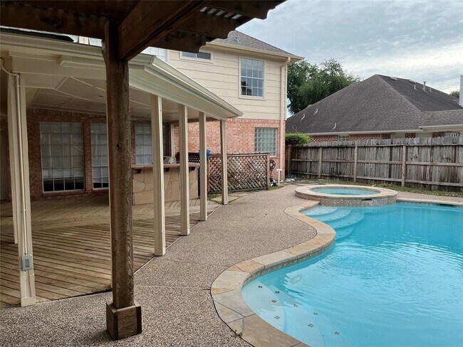 Building Photo - 6507 Stone Briar Dr