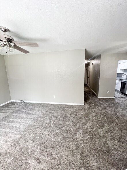 Building Photo - 6021 Camellia Dr