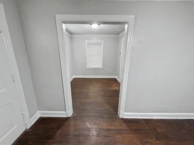 Building Photo - 987 Parkhaven Ln
