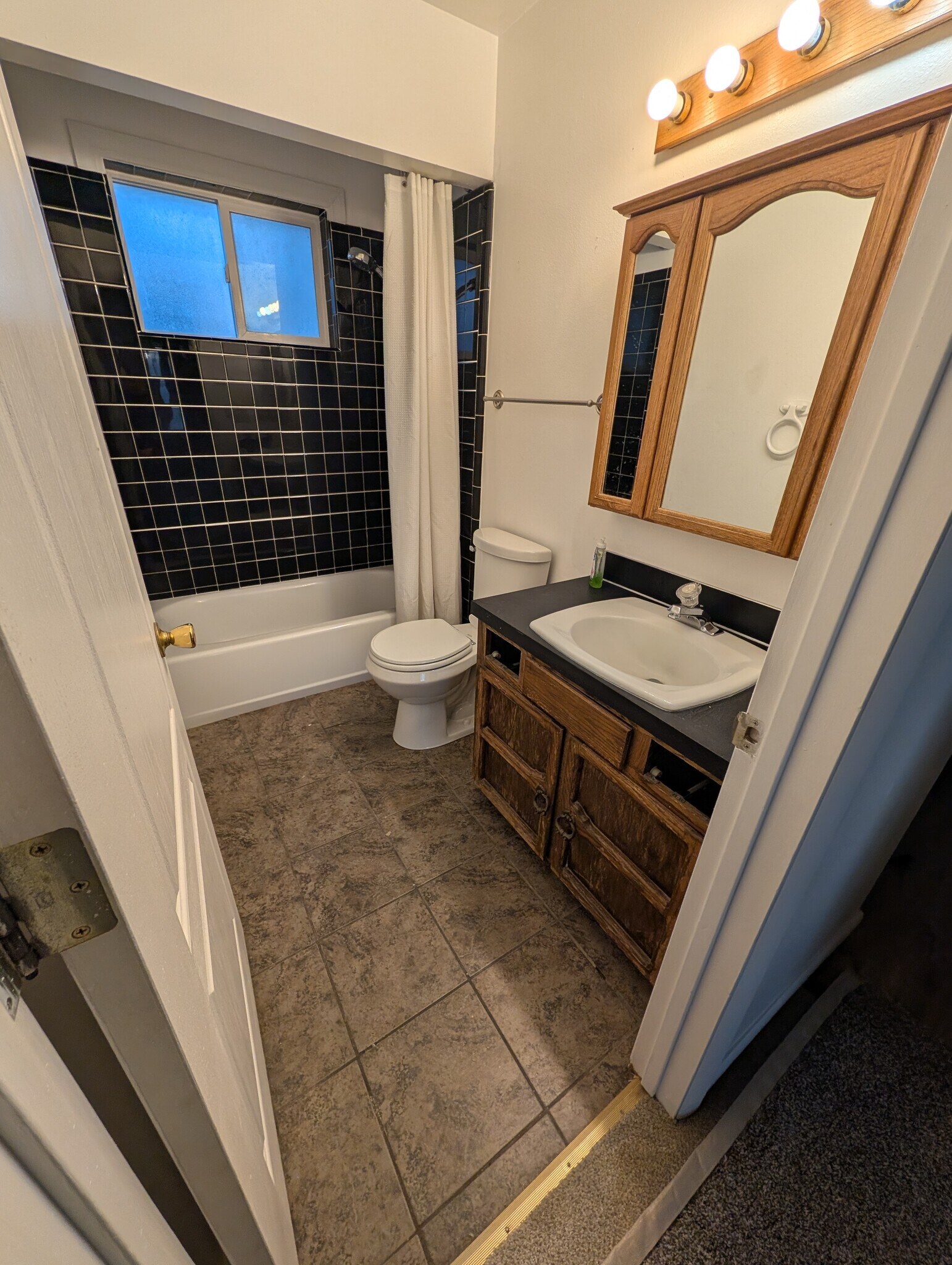 Building Photo - 2030 Ardella Dr