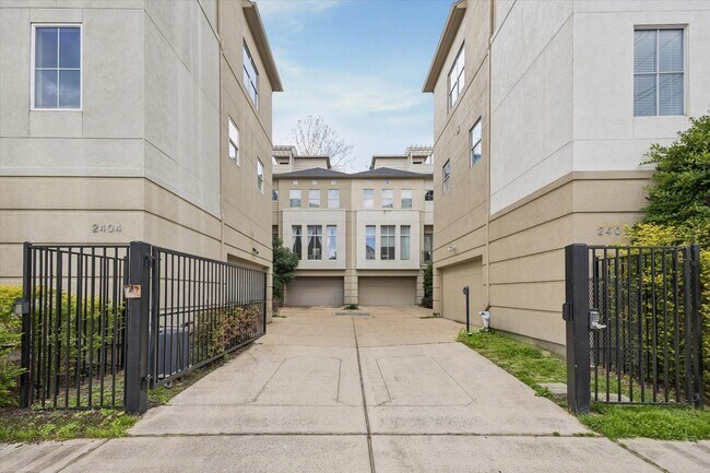 Building Photo - 2404 Fairview St