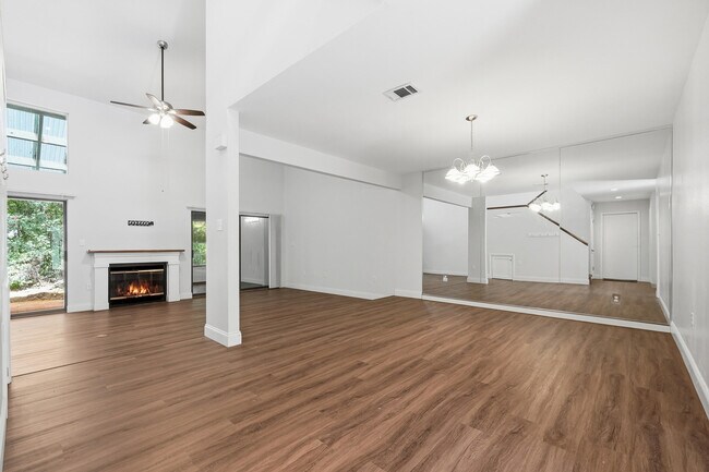 Building Photo - 114 Gleneagles Dr