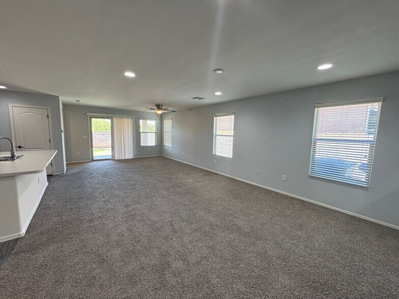 Building Photo - 5154 E Arguedas Pl