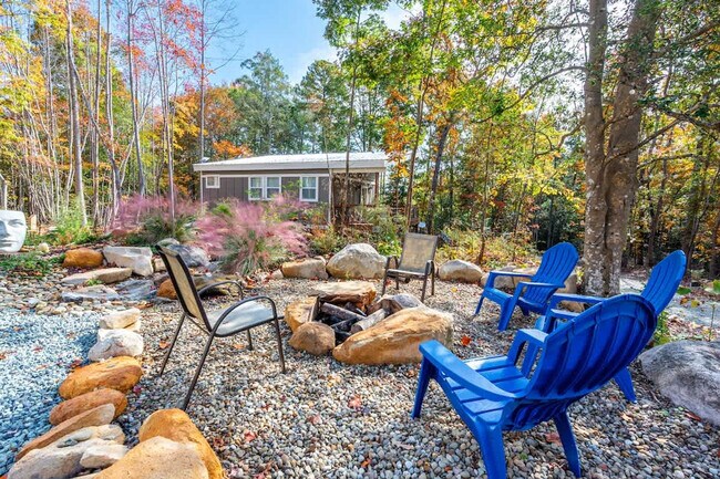 Building Photo - 288 Stone Wall Rd