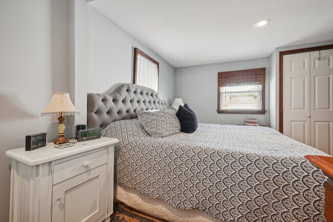 BEDROOM 1 - 59 Meckes St