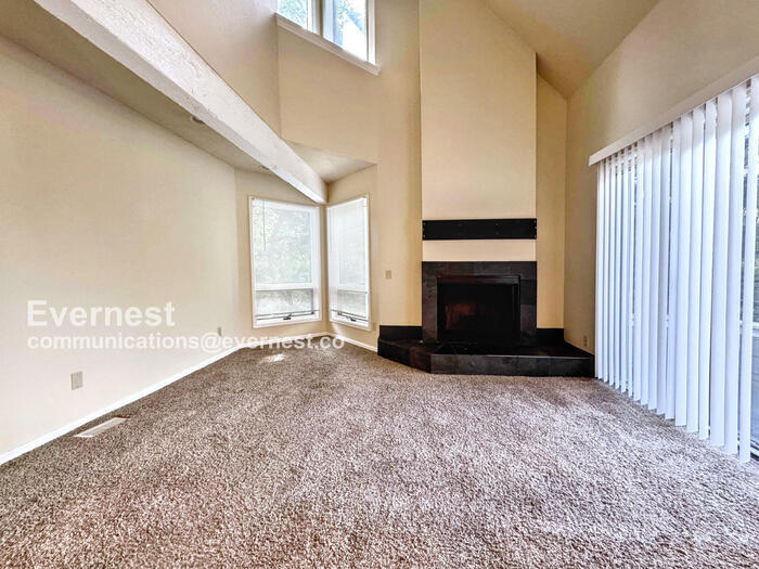 Building Photo - 777 Poplar Ave