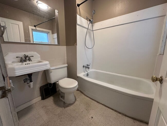 Building Photo - 120 N 4th Ave