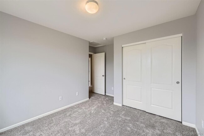 Building Photo - 6047 S Jamestown Way