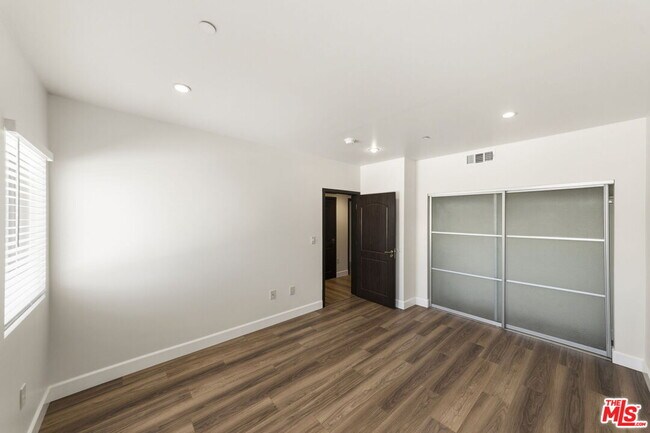 Building Photo - 11218 Camarillo St