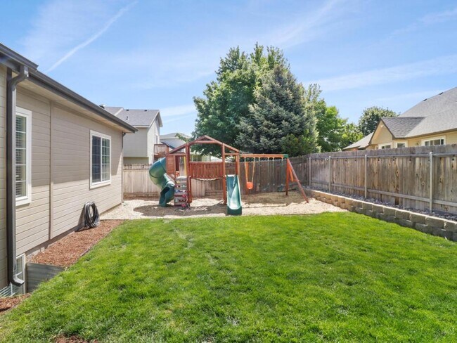 Building Photo - 695 W Riodosa Dr