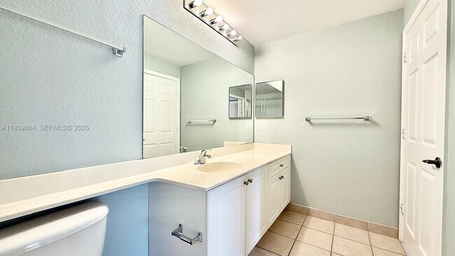 Building Photo - 2807 Veronia Dr