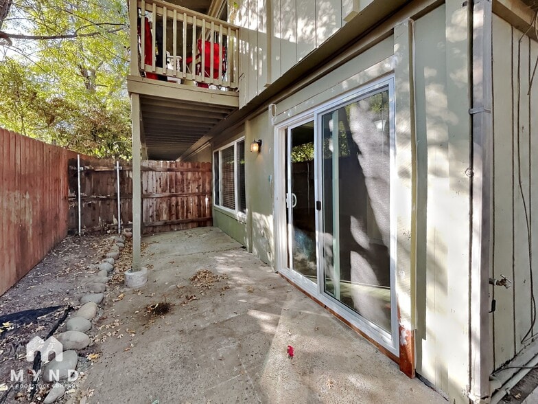 Building Photo - 2336 Villanova Cir