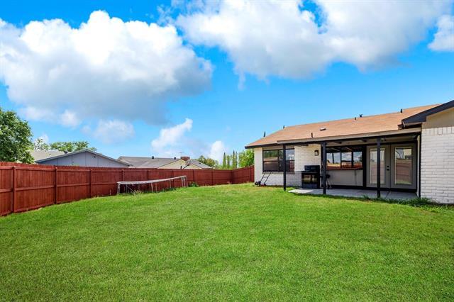 Building Photo - 3002 Rockett Dr