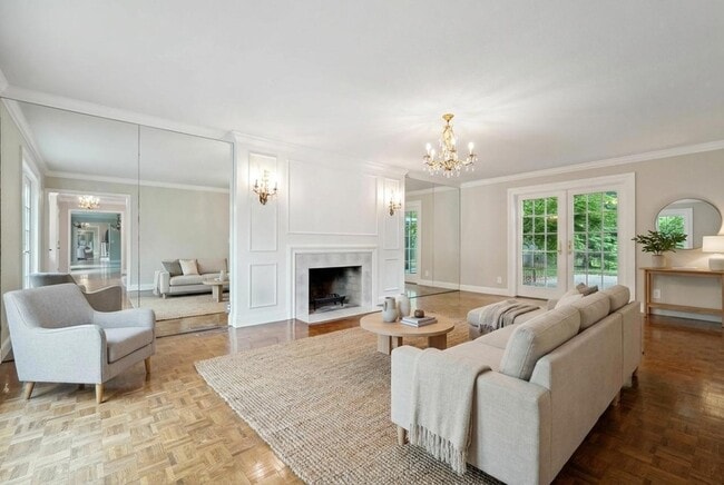 Building Photo - 5721 Londonderry Rd