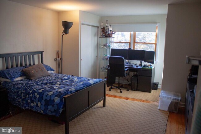 Building Photo - 901 Academy Ln