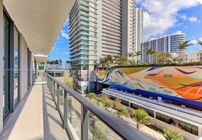 Building Photo - 501 NE 31st St