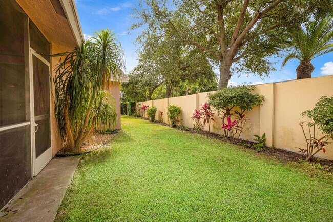 Building Photo - 320 NE 42nd St